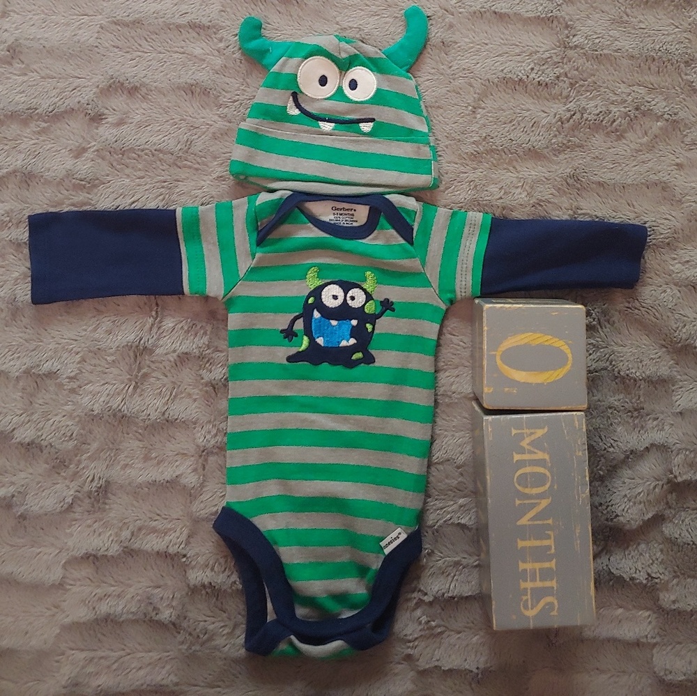 Gerber 2-piece Monster bodysuit set. Newborn size